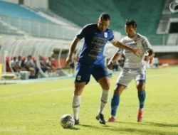 Akhiri Periode Tanpa Kalah PSIS, Persib Puncaki Klasemen