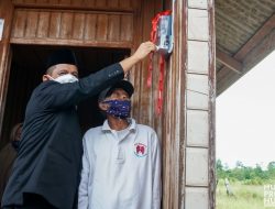 Gubernur Resmikan Listrik Masuk Desa di Dua Dusun di Natuna