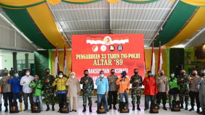 Pengabdian 33 tahun TNI-Polri Akabri 89 menggelar bakti sosial dan vaksinasi dalam rangka menyambut perayaan HUT TNI ke-76 dengan Tema Indonesia Tangguh Indonesia Tumbuh di Mako Yonif RK 136/TS Kota Batam. (hms)