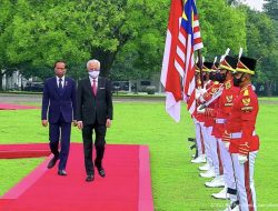 President Jokowi Receives Courtesy Call from Malaysian PM