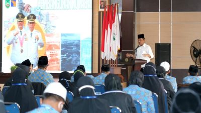 Wali Kota Batam, Muhammad Rudi, membuka rapat kerja (raker) Badan Musyawarah Guru Al-Qur’an (BMGQ) Kota Batam di Kantor Wali Kota Batam, Rabu (22/12/2021). (hms)