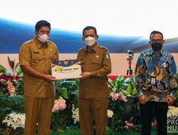 Gubernur Ansar Serahkan DIPA dan TKDD 2022