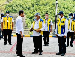 President Jokowi Visits MSMEs in Trenggalek