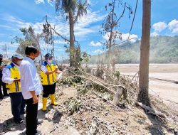 President Jokowi Visits Areas Affected by Mt. Semeru Eruption