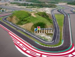 MotoGP Indonesia 2022: Jokowi Pangkas Jumlah Penonton di Sirkuit Mandalika Jadi 60 Ribu : Okezone Sports