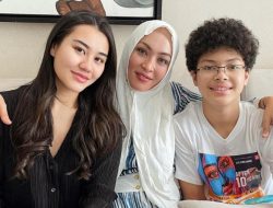 4 Potret Kompaknya Aaliyah Massaid dan Angelina Sondakh, Nomor 3 Sungguh Mengharukan : Okezone Celebrity