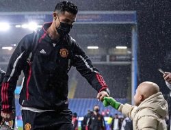 5 Pesepak Bola Top Dunia yang Peduli Terhadap Nasib Anak-Anak Kurang Mampu, Nomor 1 Bintang Manchester United : Okezone Bola