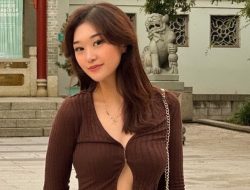 Buka Resleting Cardigan, Gaya Livy Renata Bikin Netizen Terngiang-ngiang! : Okezone Lifestyle