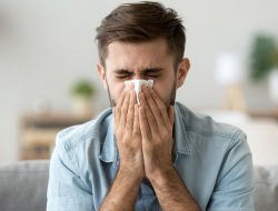 Rutin Hirup Minyak Kayu Putih Bantu Pulihkan Anosmia Pasien Covid-19 : Okezone Lifestyle