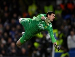 Disoraki Fans Chelsea di Stamford Bridge, Thibaut Courtois Tak Sakit Hati : Okezone Bola