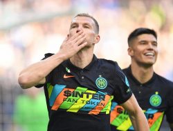 Hasil Inter Milan vs Hellas Verona di Liga Italia 2021-2022: Menang 2-0, Nerazzurri Gusur Napoli dari Peringkat Kedua : Okezone Bola