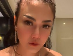Seksinya Nita Gunawan Pamer Tato di Bagian Ini, Artis yang Dituding Selingkuhan Raffi Ahmad : Okezone Celebrity