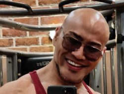 Deddy Corbuzier Bangkrut Sampai Berutang saat Urus Jenazah Ayah Sendirian, Keluarga Diamuk!