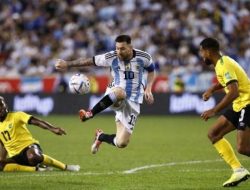 Fantastis! Momen Lionel Messi Cetak Brace dalam 3 Menit saat Argentina Kalahkan Jamaika 3-0