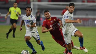 Jadwal Persib vs Persija Diubah dari Malam ke Sore, Ini Alasannya