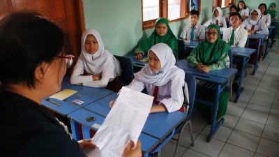 Lulus SMP Mau Lanjut Kemana? Simak Dulu Perbedaan SMA, SMK, dan MA