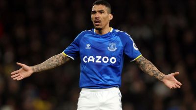 Allan Tinggalkan Everton dan Gabung Klub Uni Emirat Arab