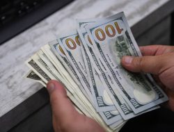 Kemarin di Atas Angin, Kini Dolar AS Tak Bernyali Menguat saat Poundsterling Perkasa