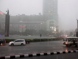 Waspada, Hujan Petir di Jakarta Selatan Hari Ini