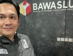 Farhat Abbas Sindir Pelakor, “Kalau Mau Jualan Bunga, Jangan Jualan Bunga Busuk”