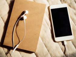 Earphone dan Gangguan Pendengaran, Guru Besar UI Bagikan Tips Ini