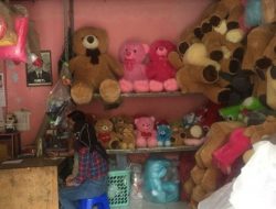 Perajin Boneka di Bandung Bertahan dari Terpaan Pandemi