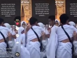 Isak Tangis Lesti Kejora di Depan Kabbah, Warganet: Ngadu Pada Allah Biar Plong Yaa Dek!