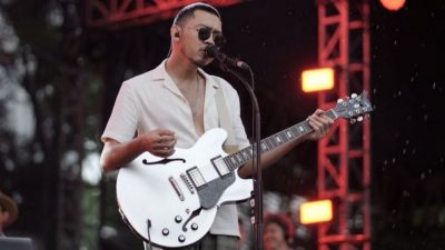 Pamungkas Gosok HP Penonton ke Alat Vital, Fans Ungkap Rasa Kecewa hingga Hapus Playlist Lagunya