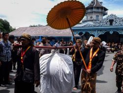 Kirab Gamelan Sekaten Solo