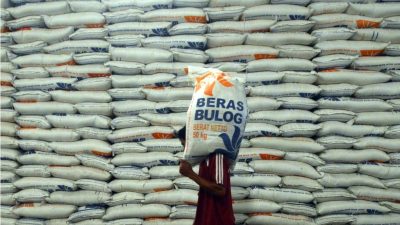 Meski Tak Semua Masyarakat Makan Nasi, Bulog Tetap Siapkan 600 Ton Stok Beras untuk Natuna