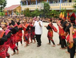 Terus Perkuat Penanaman Karakter, Wagub Marlin Berikan Motivasi Pelajar SMAN 16
