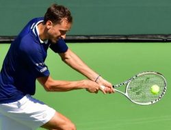 Daniil Medvedev Hadapi Novak Djokovic di Semifinal Astana Open 2022