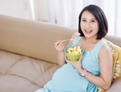 Anti Rontok, Begini Tips Perawatan Rambut saat Hamil yang Aman dan Mudah Dilakukan