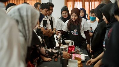 Anak Muda Aceh Dirangkul untuk Ciptakan Lapangan Kerja Melalui Kopi