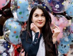 Momen Kemesraan Sandra Dewi Bareng Suami, Ditertawakan Anak Pertamanya