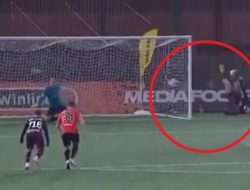 Gokil! Pemain Ini Cetak Gol Unik, Lakukan Gerakan Salto saat Ambil Tendangan Penalti