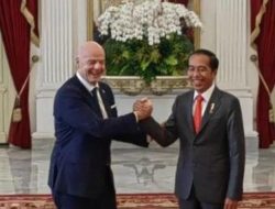 Penuh Canda Tawa, Intip Momen Pertemuan Jokowi dengan Presiden FIFA Gianni Infantino di Istana Merdeka