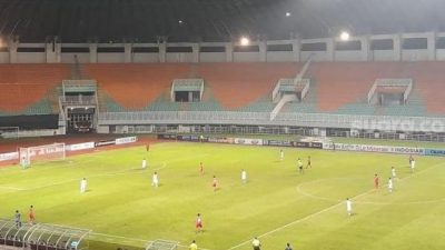 Kalah dari Timnas Indoenesia U-16, Pelatih UEA Keluhkan Kualitas Rumput Stadion Pakansari