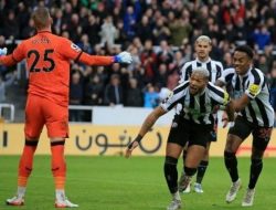 Penjelasan Concussion Substitution ketika Newcastle Ganti 6 Pemain Sekaligus