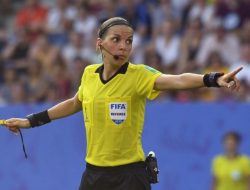 Profil Stephanie Frappart, Wasit Perempuan yang Ditugaskan di Piala Dunia 2022