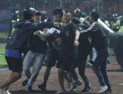 Beda dengan Polisi, Saksi Mata Tragedi Kanjuruhan Sebut Aremania Turun ke Lapangan Bukan untuk Serang Pemain