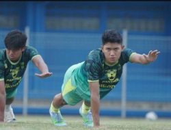 Liga 1 Diliburkan Sementara, Pelatih Persib Bandung Terus Genjot Pemain dengan Latihan Fisik