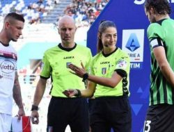 Momen Debut Maria Sole Ferrieri Caputi sebagai Wasit Perempuan Pertama yang Pimpin Laga di Serie A