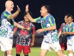 Media Inggris Hujat PSSI dan Presiden FIFA usai Gelar Fun Football di Indonesia