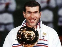 Profil Zinedine Zidane, Pesepak Bola Muslim Pertama yang Raih Ballon d’Or