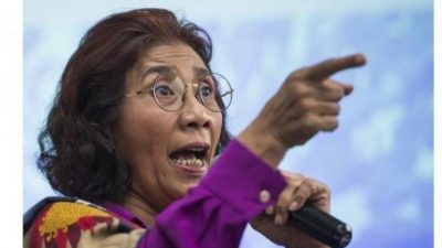 Presiden FIFA dan Pengurus PSSI Main Sepak Bola Bareng, Susi Pudjiastuti: Empati Dimana?