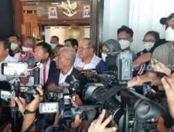 Ketum PSSI Keluar lewat Pintu Belakang usai Bertemu TGIPF, Sengaja Menghindar?