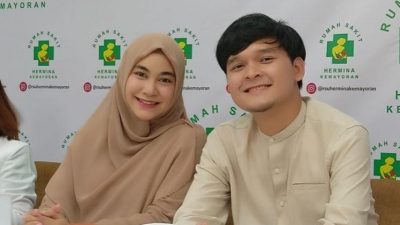 8 Artis Indonesia yang Punya Anak Kembar, Anisa Rahma Dikaruniai Dua Putri Cantik