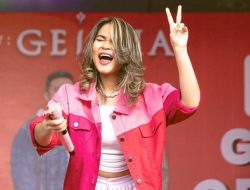 ‘Nyanyi Untuk Diri Sendiri’, Video TikTok Regina Putri Vokalis Geisha Malah Banjir Hujatan?
