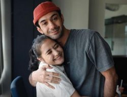 Momen Prilly Latuconsina Pelukan dengan Reza Rahadian di FFI Bikin Salfok: Kok Mesra? Aku Cemburu